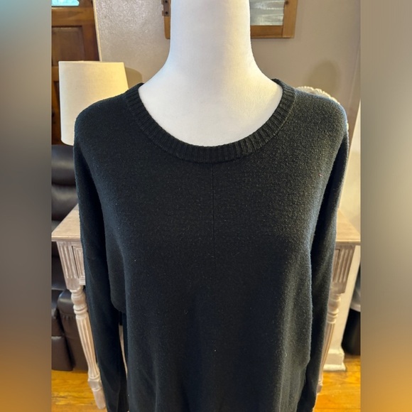 Express Black Sweater - Picture 2 of 7